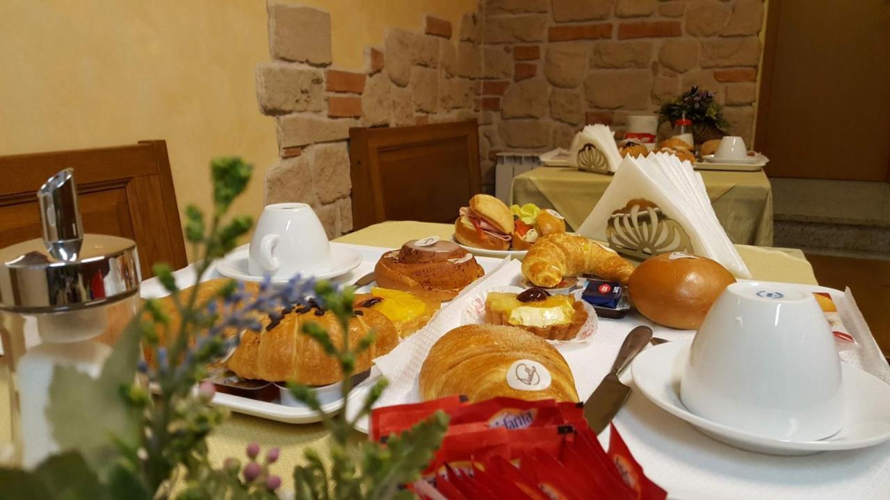 Hotel La Torre Кастільйоне-дель-Лаго Екстер'єр фото