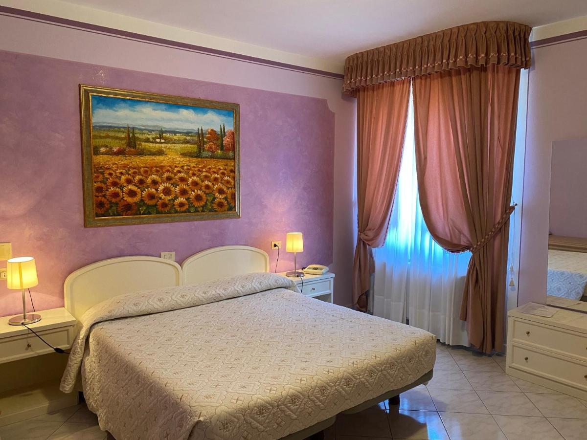 Hotel La Torre Кастільйоне-дель-Лаго Екстер'єр фото